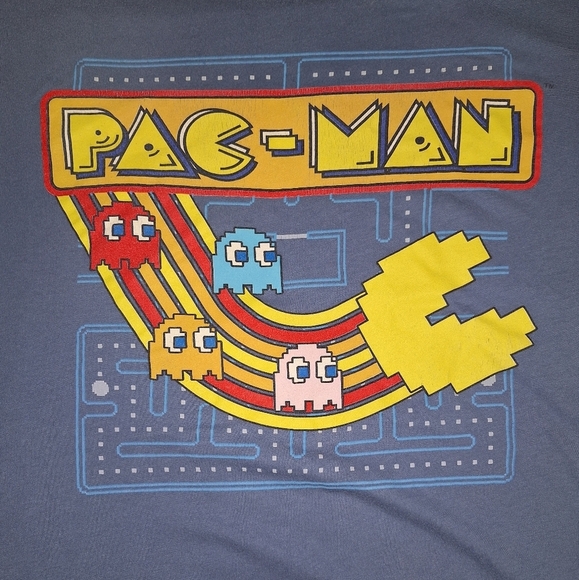 A Pac-Man shirt in a size 3XL.  It's pre-loved and in good condition. - Picture 2 of 4